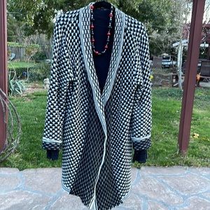 🌺 Creazioni Effect; NICE Designer Black/White Long Sweater in Misses Size XL!